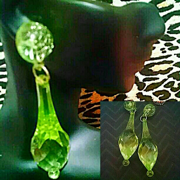 3 Funky Pairs of
Fashion Earrings! - Picture 4 of 4